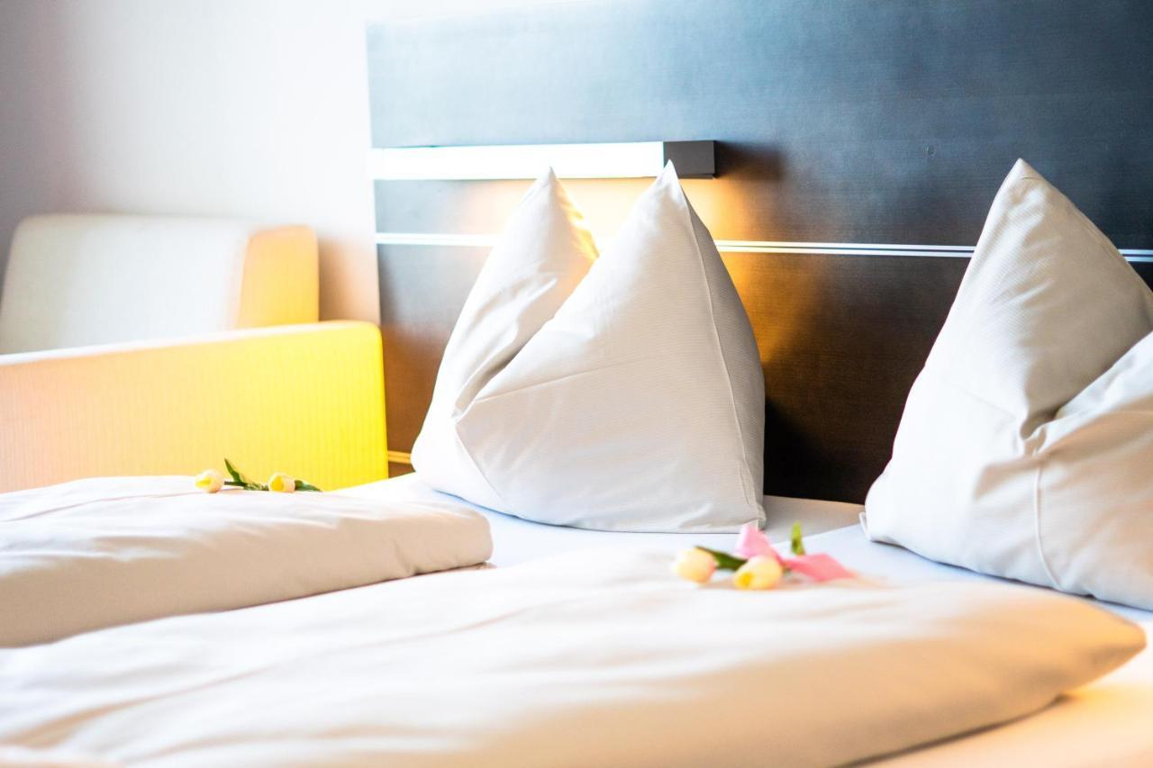Neufeldersee Hotel & Restaurant Neufeld an der Leitha ภายนอก รูปภาพ